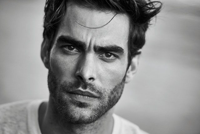 Elképesztően szexi pasi a Douglas új arca