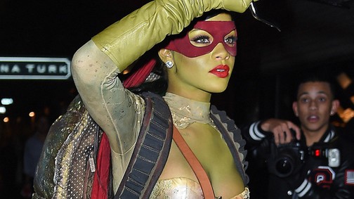 Rihanna verhetetlen Halloweenes szerelése