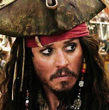 Johnny Depp mint Jack Sparrow, vajon a vörös szőnyegen is visel majd műszempillát?