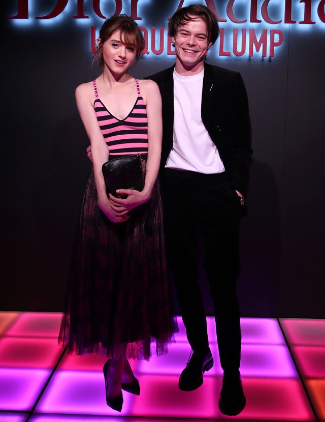 Natalia Dyer és Charlie Heaton