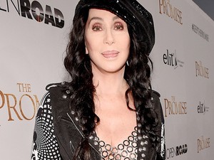 Cher teste 71 évesen is olyan feszes, hogy nem jutunk szóhoz!