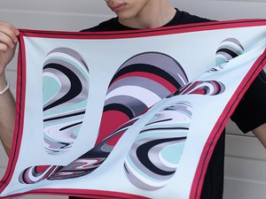 A selyemsálad lehet egyszerre műalkotás és menő streetstyle-trükk. Te kipróbálnád?