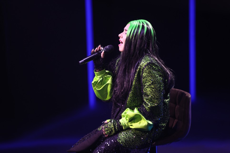 Billie Eilish-t énekelni igazi jutalomjáték a Sztárban sztár leszek! színpadán