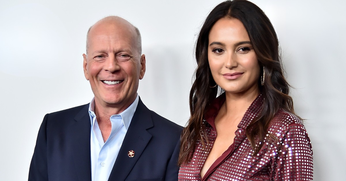 50-ves-lett-bruce-willis-feles-ge-emma-heming-sz-let-snapi-fot-j-n-a
