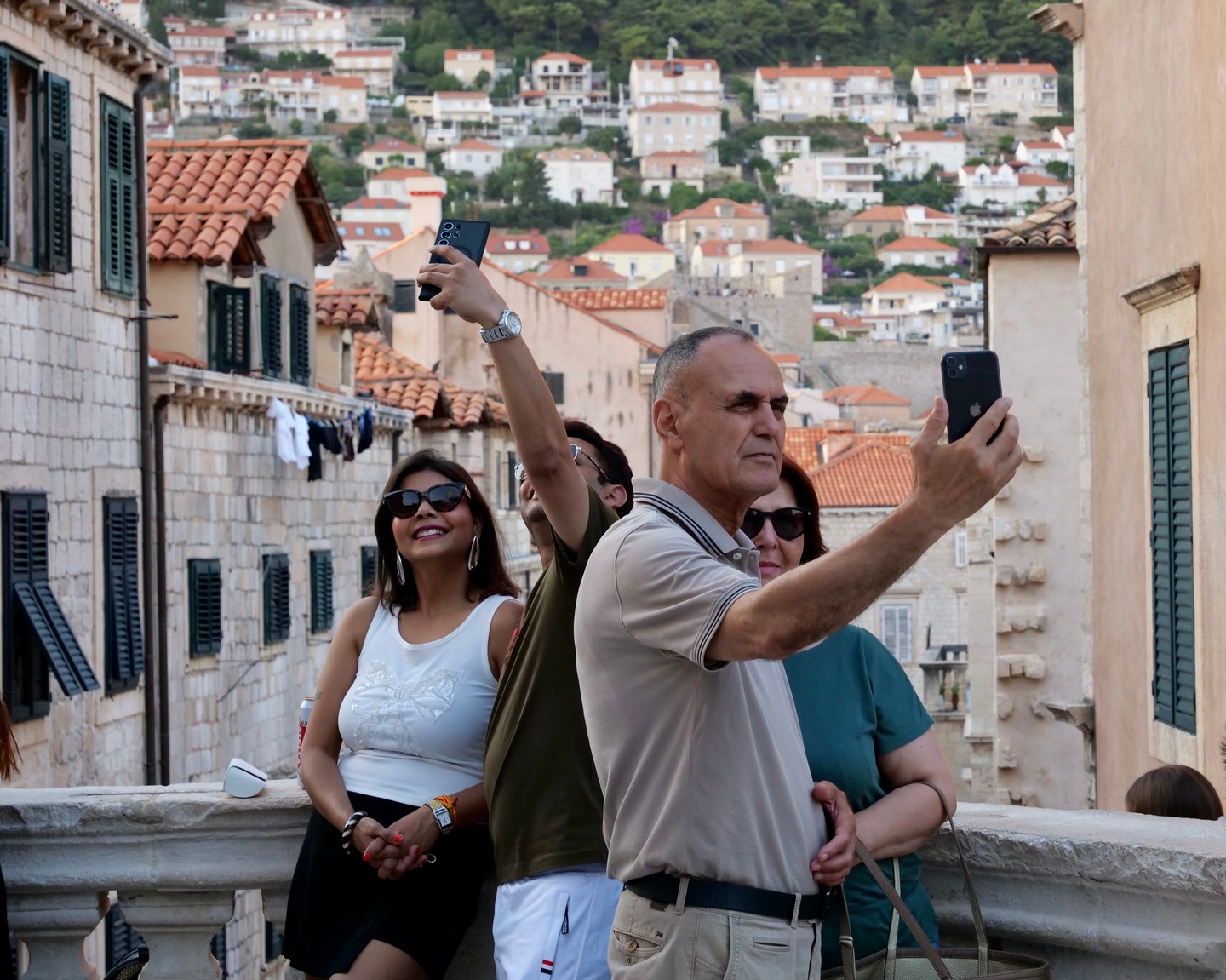 Egy történelmi város számára a turista nemcsak látogató, fogyasztó is.
