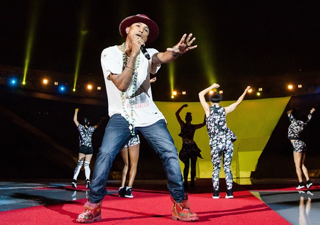 Pharrell a milánói koncertje előtt még beugrott Veronába elénekelni a Happy-t