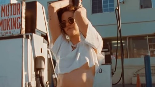 Hoppá! Kristen Stewart a The Rolling Stones új klipjében vadul!