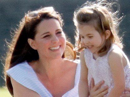 Katalin hercegné álomszép fotókat készített a kis Sarolta hercegnőről