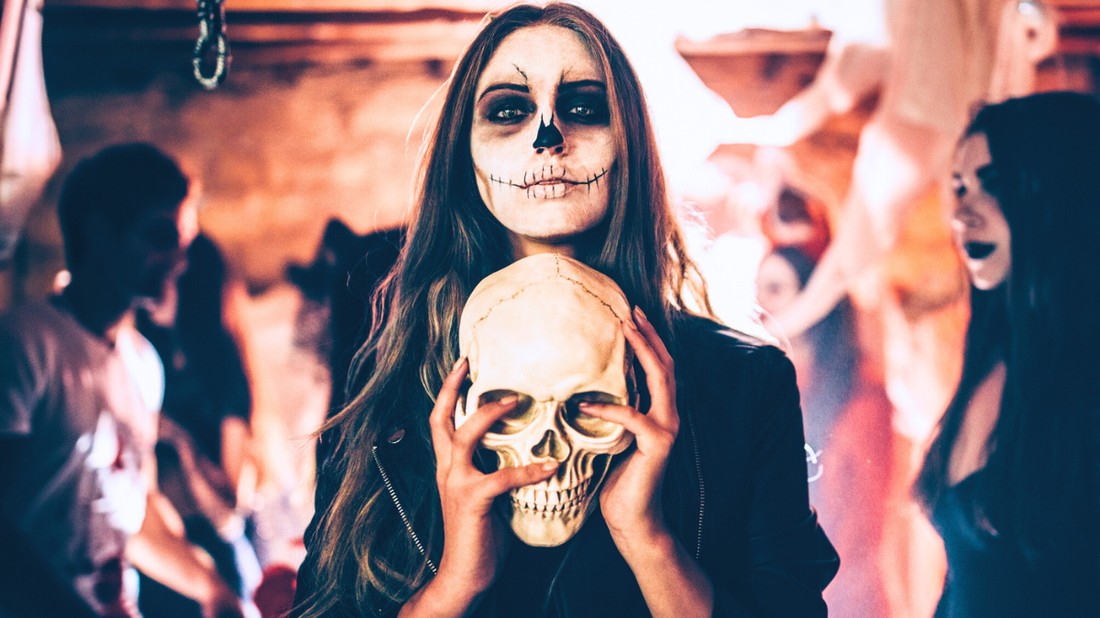 A Halloween napja lehetőséget ad, hogy szokatlan szerepekbe bújjunk és felszabadultan szórakozzunk.