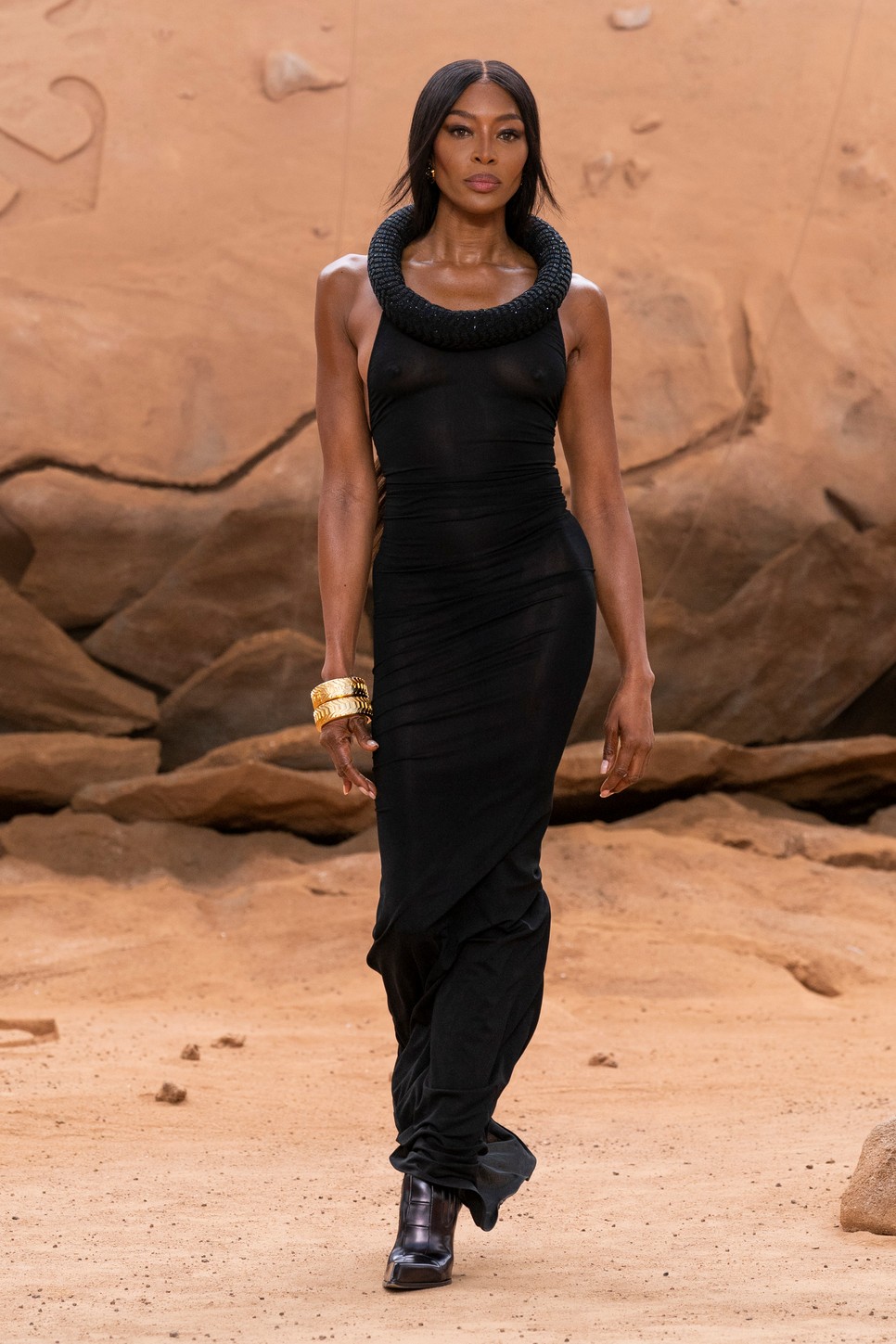 Naomi Campbell az Off-White kifutóján 