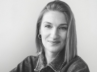 „Szerintem szakmailag abszolút a csúcson vagyok, mert amit mi itt a GLAMOUR-nál csinálunk, az ragyog” - Csillag Szilvia divatszerkesztővel beszélgetünk az elmúlt évekről