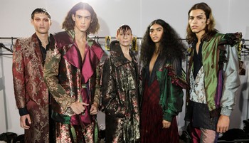 Botránytól a mainstream felé: így lett olyan népszerű a nemsemleges divat