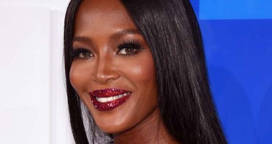 A 49 éves Naomi Campbell a fehérneműkampány legszexibb modellje