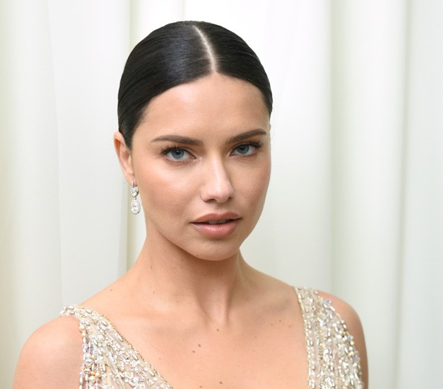 A brazil szupermodell, Adriana Lima mélyen vallásos, és már 2006-ban azt nyilatkozta, hogy a nászéjszakáig kizárt nála a szex. Ezek szerint majd 30 éves koráig várt a nagy pillanatra, hiszen 2009-ben házasodott meg, sajnos 2016-ban azonban elvált