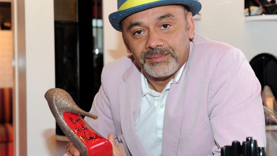 Kitalálta a piros talpakat, a divatvilág rockere lett belőle: Christian Louboutin sztorija