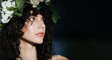 Ezek az esküvői frizurák tarolnak idén Hajas László szerint