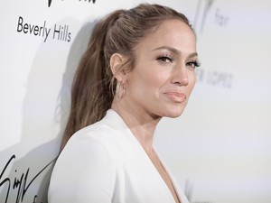 Végre kiderült, mitől néz ki 30-nak az 50-es éveiben járó Jennifer Lopez