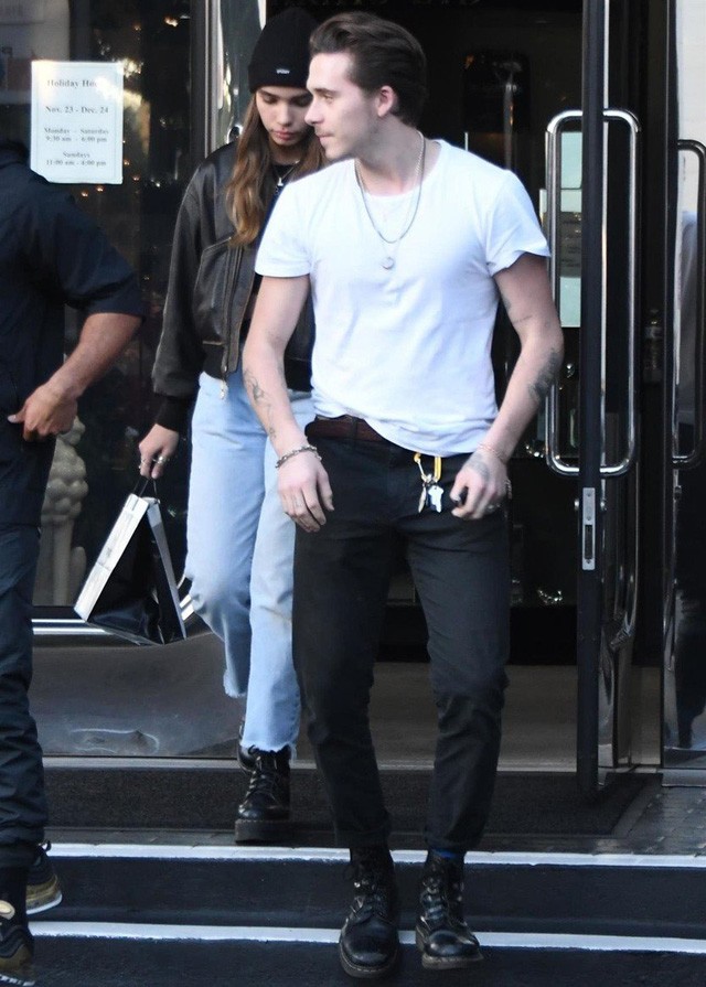 Brooklyn Beckham és modell barátnője, Hana Cross