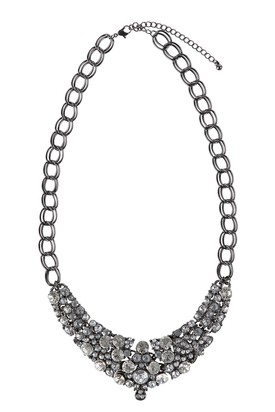 Köves nyaklánc F&F 2990 Ft, GLAMOUR-napokon 2392 Ft