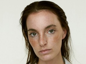 Igen, vállalom: modell vagyok és közben önbizalomhiányos