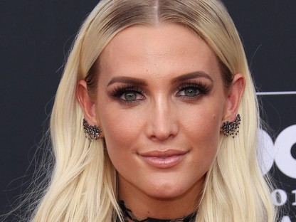 Ashlee Simpson az éj királynője volt a Billboard gálán
