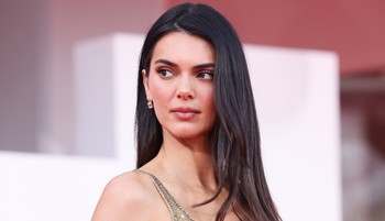Kendall Jenner Armani ruháját bármelyik nő elfogadná, a Velencei Filmfesztivál legszebb ruhájában érkezett