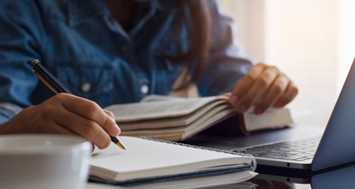 Karácsony vagy karácsony? Töltsd ki ezt a tesztet, és derítsd ki, milyen jó a helyesírásod a gyakorlatban!