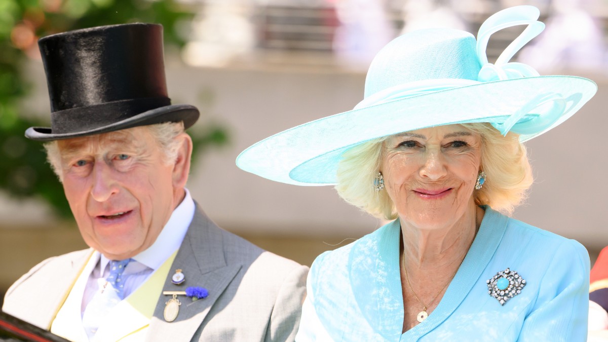 A Buckingham-palota közleményt adott ki: Károly király és Kamilla királyné óriási lépésre készülnek