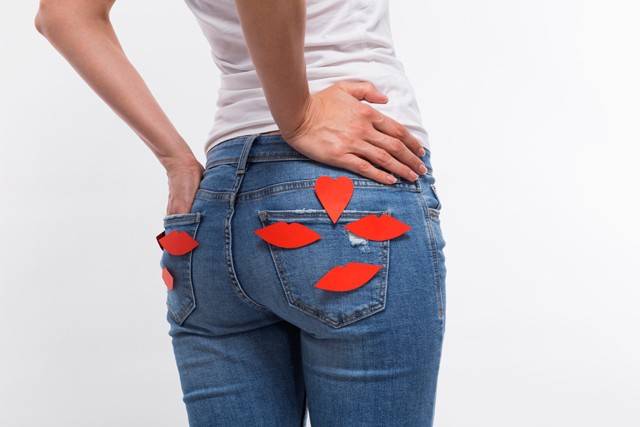 Így lehet kerek feneked edzés nélkül: hála ezeknek a trükköknek