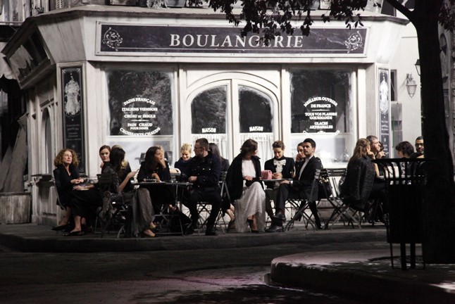 Rómában Párizs? Naná! A Chanel 2016-os őszi kollekciójával lehetséges