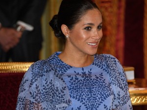 Meghan Markle élete legszebb kismamaruhájában az Ezeregyéjszaka meséit idézi fel