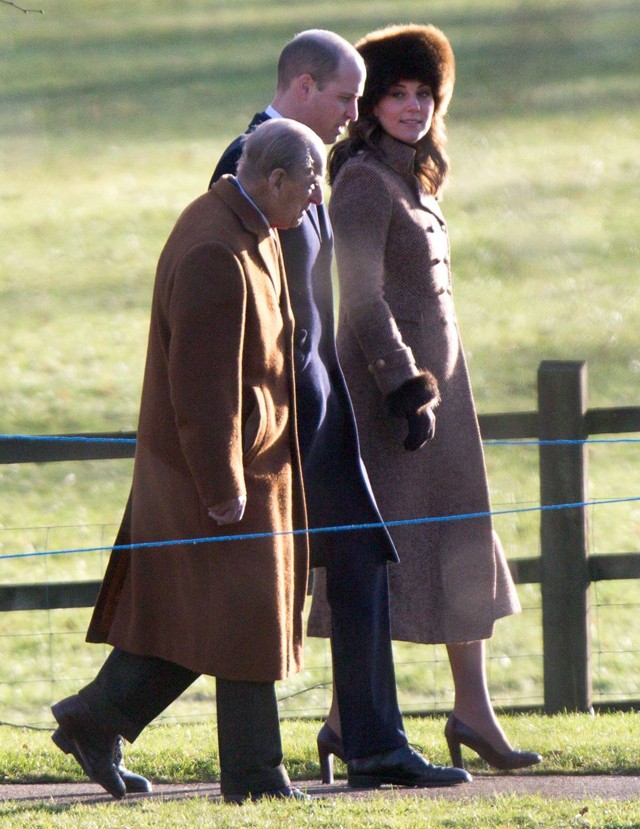 Vilmos herceg, nagyapja, Fülöp herceg és Kate Middleton