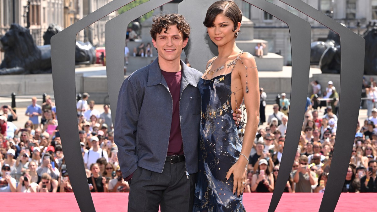 Ilyen egy igazi férfi: Tom Holland a kamerák előtt mentette meg Zendayát a kényelmetlen pillanattól