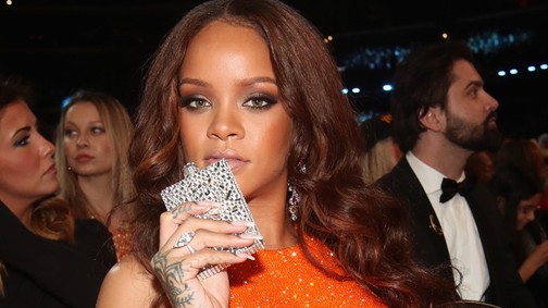 Hoppá! Falatnyi bikiniben pakolta ki mindenét Rihanna