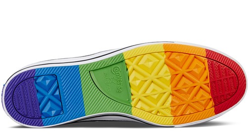 Őrületes lett a Converse Pride kollekció! Ezek a legszebb tornacipők idén!