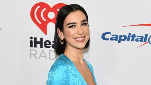 Micsoda falatnyi ruhában bulizott Dua Lipa