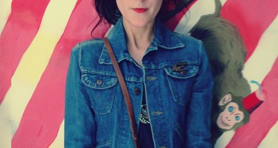 Kriszti ma farmerdzsekis szettben