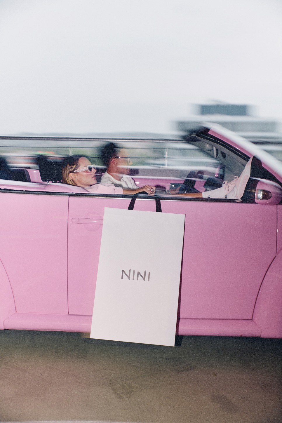 A kampányban Nini vőlegényével, Fucsovics Marcival szerepel