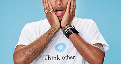 Hoppá! Palvin Barbi Pharrell Williams oldalán menőzik