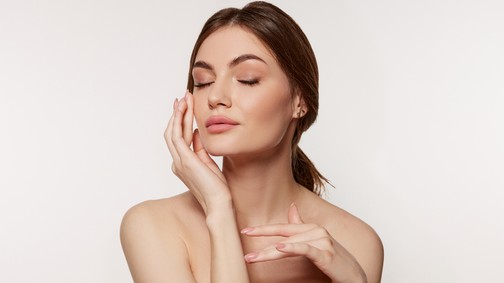 Soha többé nem kérdezik meg, hogy fáradt vagyok-e – ezért lett a szemhéjplasztika az új beauty-kedvenc