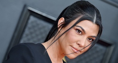 Kourtney Kardashian terhes, és nem fél meztelenruhába bújni