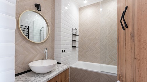 Fürdőszobai mosdókagylók és bútorok – hogyan kombinálható a funkcionalitás és a design a modern belső terekben?