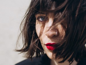 Minden, amit tudnod kell, mielőtt fülpiercinget lövetsz