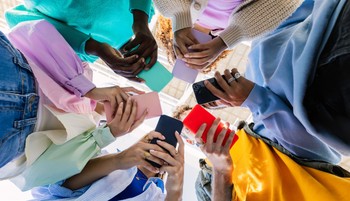 Szemránckrém hat évesen? – Ez az egyik legkárosabb trend, ami a közösségi médiában valaha elterjedt