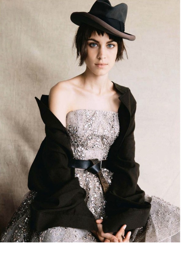 Alexa Chung az It Girl státusáról, divatról és pasikról mesél a Nylon magazinnak