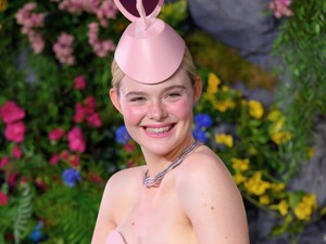 Az éhezők viadala sztárjai divatbemutatót csináltak az új film bemutatójából, lélegzetelállító kreációkban jelentek meg 