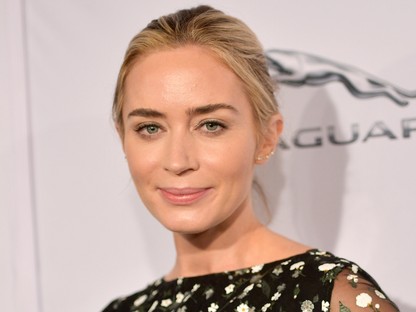 Káprázatosan gyönyörű ruhában Emily Blunt már megint