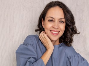 „Nem feltétlenül jár lemondással, ha megpróbálunk fenntarthatóbban vagy tudatosabban öltözködni” - Korn Anita, a Ruhastory megálmodója a GLAM Talks with Mérő Vera legújabb vendége