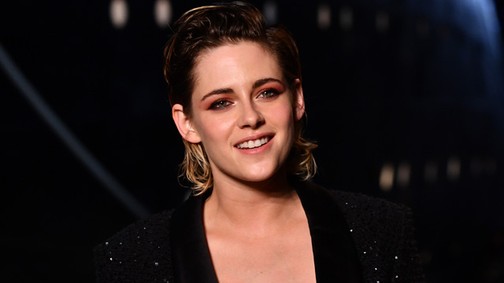 Nem áll jól Kristen Stewartnak, de ez így is egy álomzakó