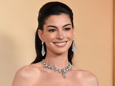 Fotókon Anne Hathaway legemlékezetesebb meztelenruhái az elmúlt 20 évből